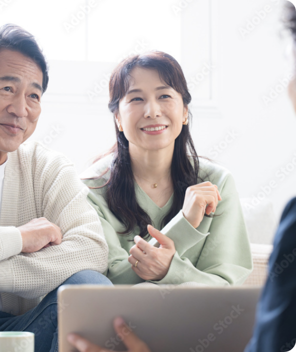 土地探しの相談をしている様子